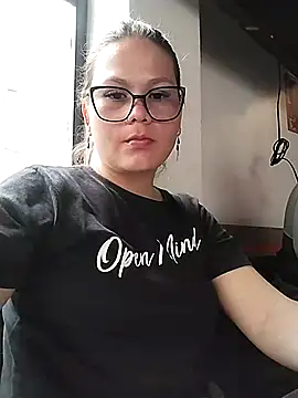 Vale Saenzz online show from 3, 3, 2025