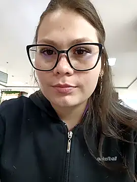 Vale Saenzz online show from 8, 3, 2025