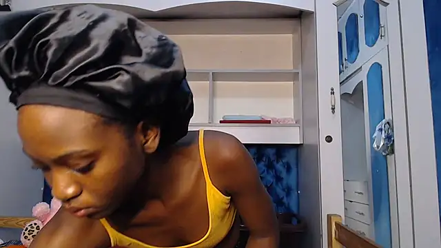 Snapshot of YoungDiva69 chatting on 10, 2, 2026 YoungDiva69 online show from 10, 2, 2026