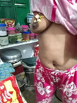 Snapshot of sweety006telugu chatting on 15, 5, 2026 sweety006telugu online show from 15, 5, 2026