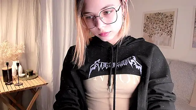 Snapshot of DarelleFare chatting on 27, 1, 2025 DarelleFare online show from 27, 1, 2025