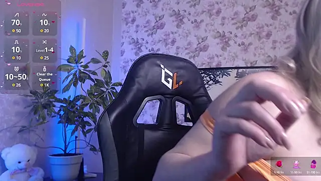 AliciaBlondes online show from 17, 2, 2025