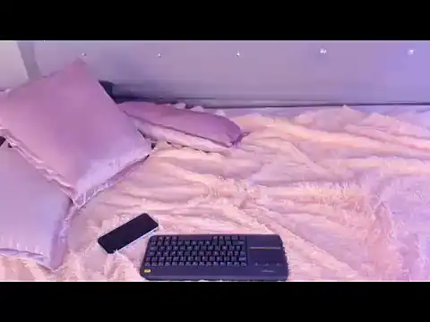 Snapshot of Kei_Oliver chatting on 14, 2, 2025 Kei Oliver online show from 14, 2, 2025