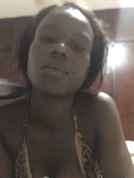 Snapshot of cutee2000 chatting on 21, 2, 2025 cutee2000 online show from 21, 2, 2025