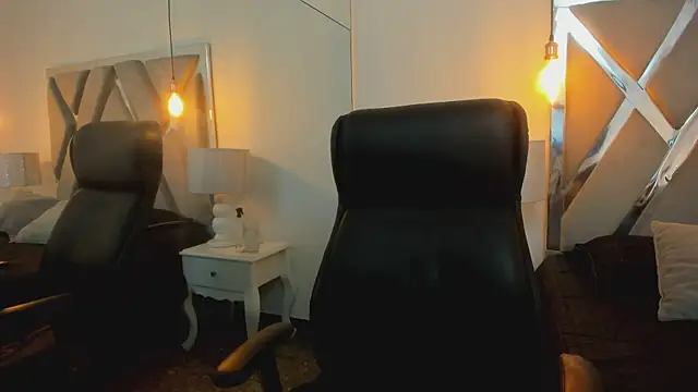 Snapshot of MelodyWinx chatting on 23, 10, 2025 MelodyWinx online show from 23, 10, 2025