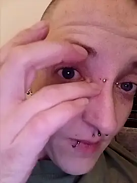 Snapshot of Astrid-Gilbert chatting on 3, 2, 2025 Astrid-Gilbert online show from 3, 2, 2025