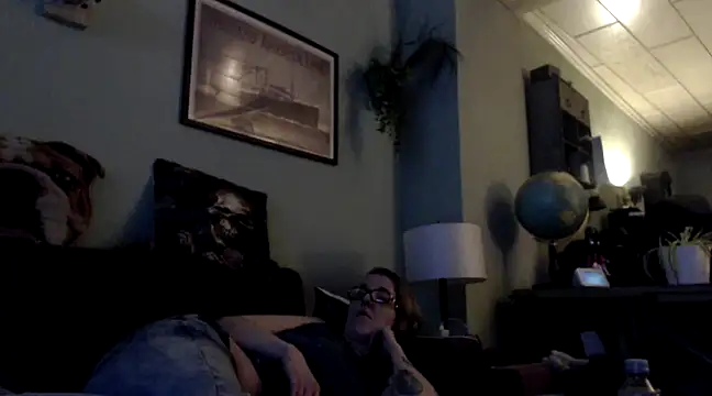 Snapshot of Astrid-Gilbert chatting on 2, 3, 2025 Astrid-Gilbert online show from 2, 3, 2025