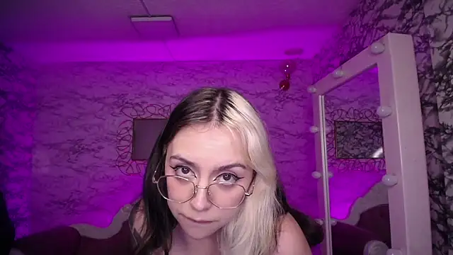 Hela v online show from 3, 3, 2025