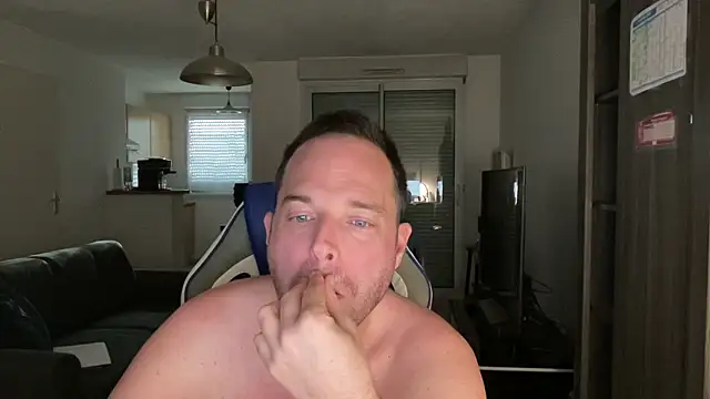 Funnyjul31 online show from 14, 3, 2025