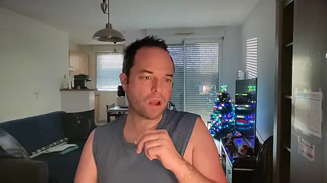 Funnyjul31 online show from 21, 12, 2025