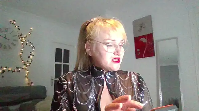Snapshot of Luzia-Sal chatting on 13, 2, 2025 Luzia-Sal online show from 13, 2, 2025