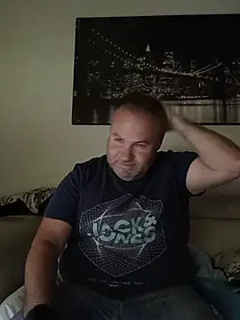 Snapshot of Pourleplasirs chatting on 5, 6, 2026 Pourleplasirs online show from 5, 6, 2026