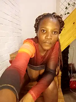 Queen Love1 online show from 5, 3, 2025