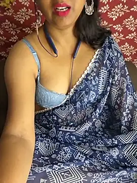 Snapshot of Cute_Jiyaa chatting on 4, 7, 2026 Cute Jiyaa online show from 4, 7, 2026