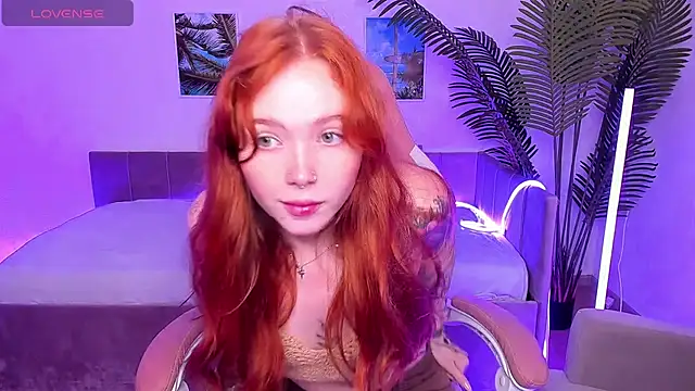 Maya Light online show from 27, 9, 2025