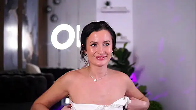 Snapshot of Flirtyy_eve chatting on 5, 3, 2025 Flirtyy eve online show from 5, 3, 2025