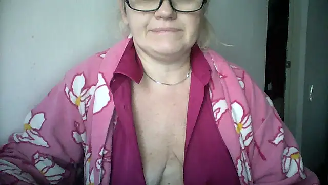 Snapshot of Mayya4321 chatting on 23, 11, 2025 Mayya4321 online show from 23, 11, 2025