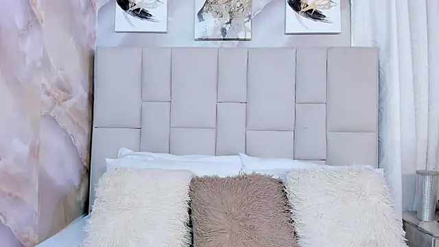 Snapshot of Ariana_greenblat chatting on 14, 12, 2025 Ariana greenblat online show from 14, 12, 2025