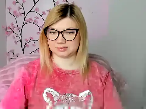 Snapshot of Lola_moree chatting on 9, 5, 2026 Lola moree online show from 9, 5, 2026