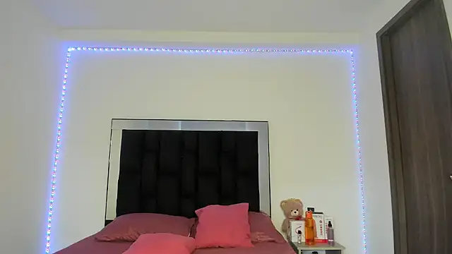 victoriacolin online show from 7, 3, 2025