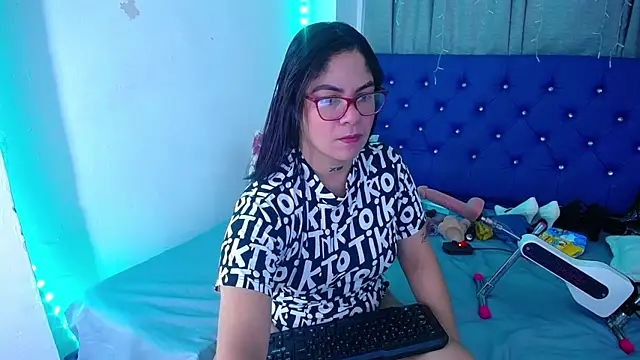 hornny cougar online show from 9, 9, 2025