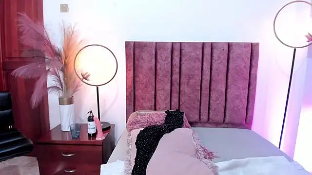 RebecaSanderss online show from 12, 3, 2025