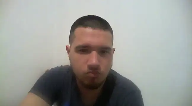 Drag Queen online show from 3, 2, 2025