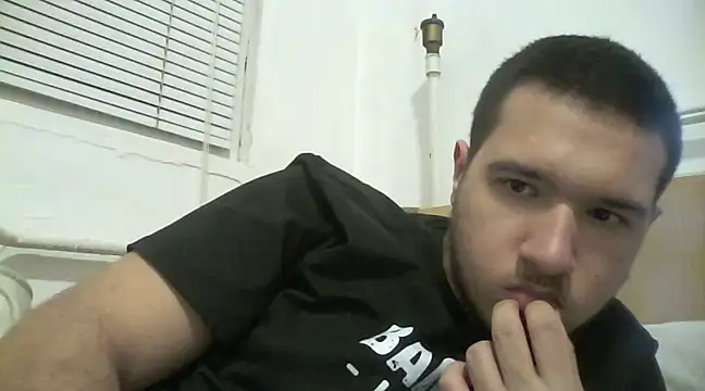 Drag Queen online show from 15, 3, 2025