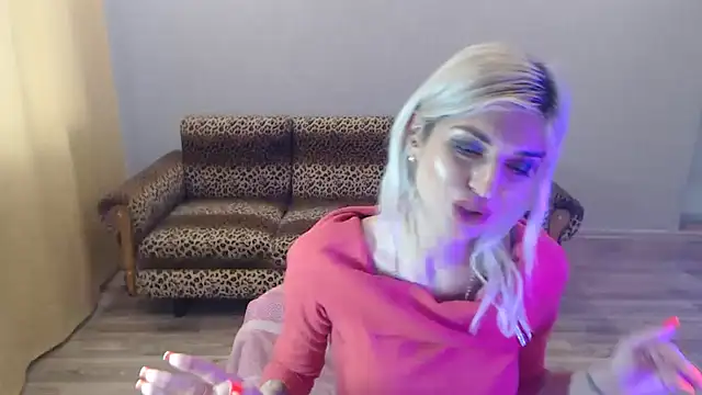 Snapshot of SexyBeatriice chatting on 1, 2, 2025 SexyBeatriice online show from 1, 2, 2025