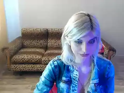 Snapshot of SexyBeatriice chatting on 28, 2, 2025 SexyBeatriice online show from 28, 2, 2025