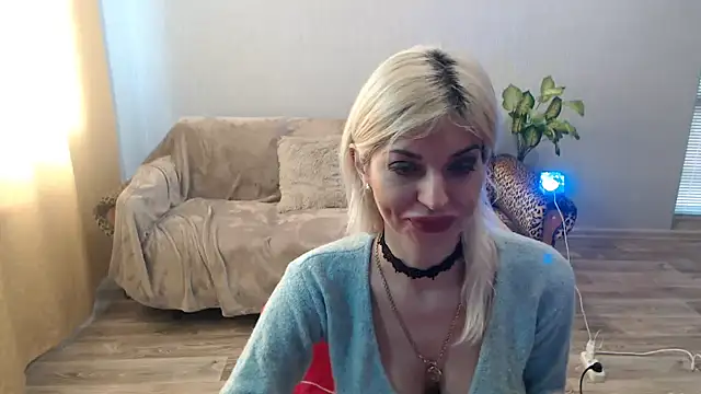 Snapshot of SexyBeatriice chatting on 4, 3, 2026 SexyBeatriice online show from 4, 3, 2026