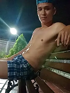 Snapshot of arevalo1124 chatting on 4, 2, 2025 arevalo1124 online show from 4, 2, 2025