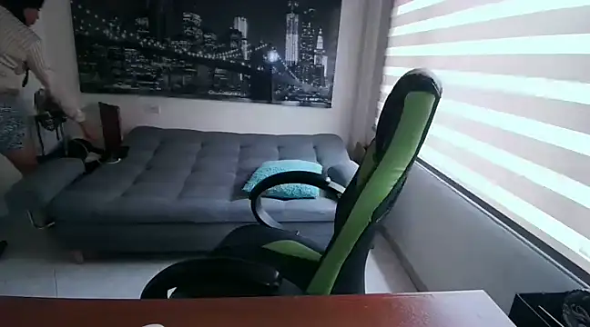 kamila lovee online show from 10, 3, 2025