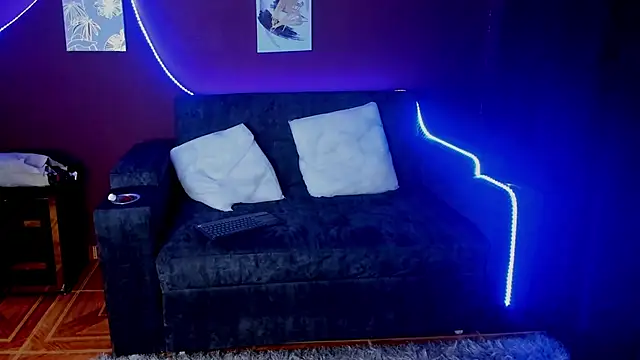 Snapshot of SOPHI_WOLFF chatting on 7, 3, 2025 SOPHI WOLFF online show from 7, 3, 2025