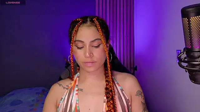 Marivimichel1 online show from 1, 11, 2025