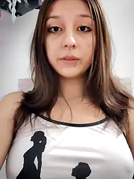 Snapshot of Maiden-Hot chatting on 8, 7, 2026 Maiden-Hot online show from 8, 7, 2026
