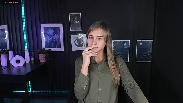 CharmBianca online show from 8, 2, 2025