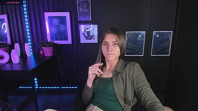 CharmBianca online show from 21, 2, 2025