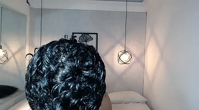 Liiamthompson online show from 13, 3, 2025