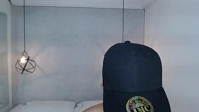 Liiamthompson online show from 17, 3, 2025