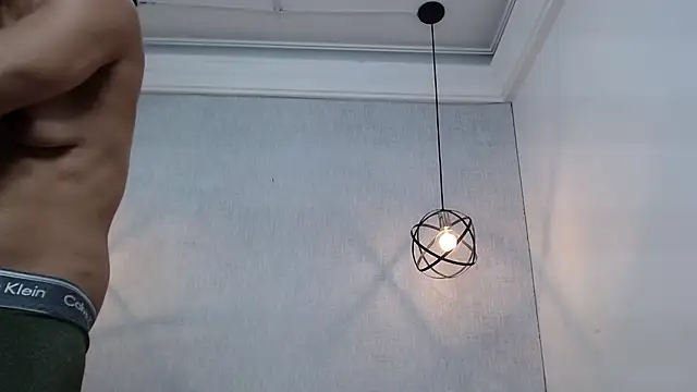 Liiamthompson online show from 17, 3, 2025