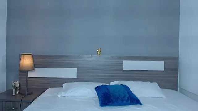 Liiamthompson online show from 15, 10, 2025