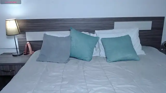 Liiamthompson online show from 6, 3, 2026