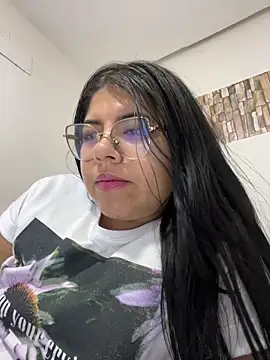 Snapshot of viccky_vick chatting on 6, 2, 2025 viccky vick online show from 6, 2, 2025