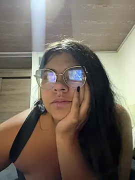Snapshot of viccky_vick chatting on 16, 3, 2025 viccky vick online show from 16, 3, 2025