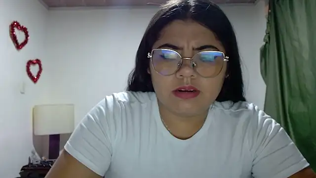 Snapshot of viccky_vick chatting on 24, 9, 2025 viccky vick online show from 24, 9, 2025