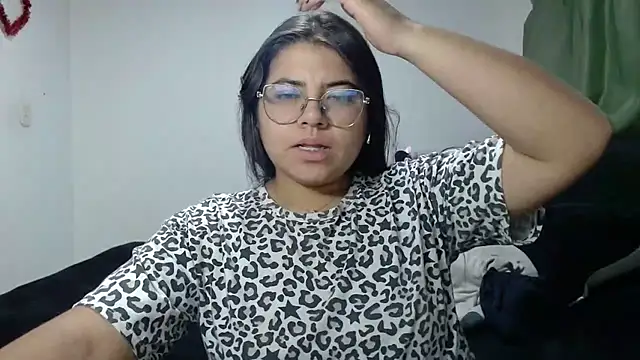 Snapshot of viccky_vick chatting on 25, 10, 2025 viccky vick online show from 25, 10, 2025