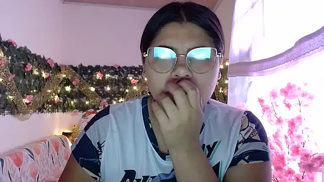 Snapshot of viccky_vick chatting on 28, 11, 2025 viccky vick online show from 28, 11, 2025