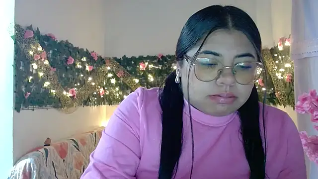 Snapshot of viccky_vick chatting on 29, 11, 2025 viccky vick online show from 29, 11, 2025