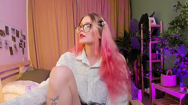 Gretchen Mol online show from 10, 1, 2026